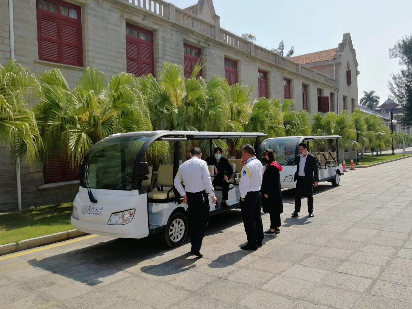 廈門大學(xué)旅游旺季添新車，選擇卓越電動車